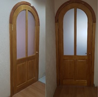 Филенчатая межкомнатная дверь из массива дерева с остеклением